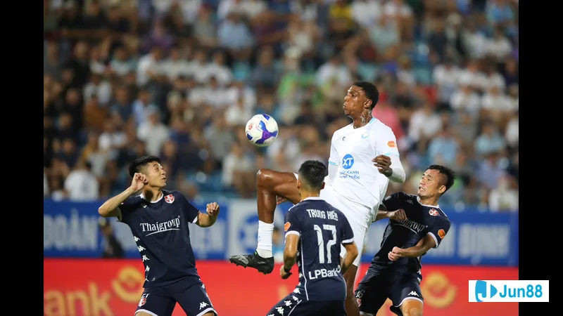 huan luyen vien chu dinh nghiem va tien dao nam dinh