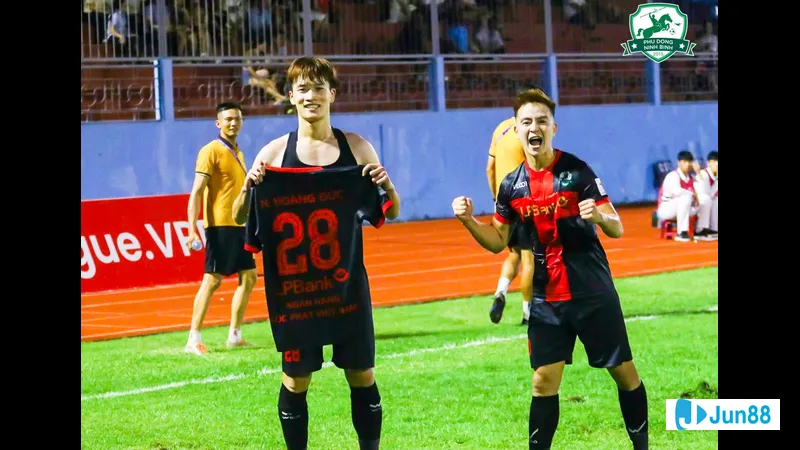 nguyen hoang duc ganh ninh binh fc v league